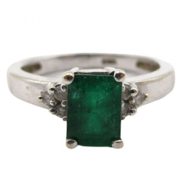 1.07ctw Emerald Birthstone May Ring 14k