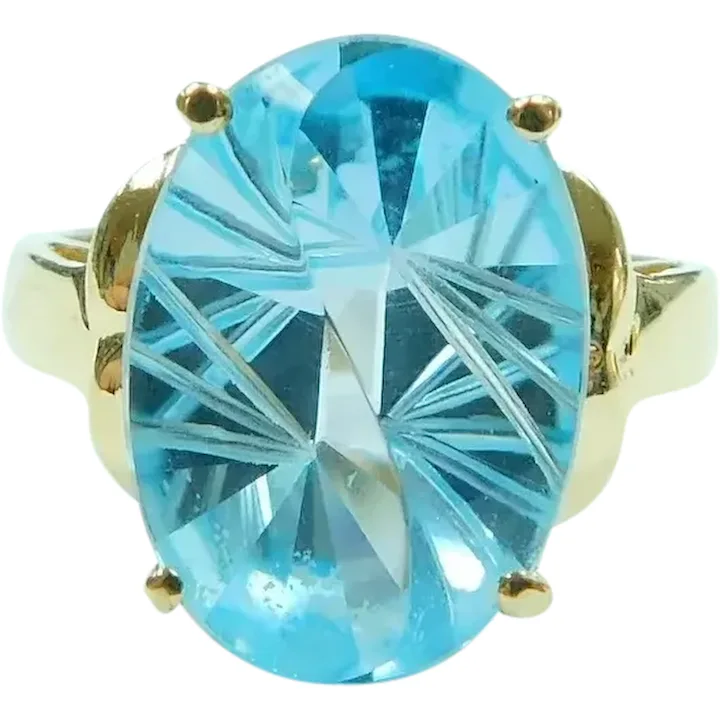 Yin & Yang Cut 7.50ct Blue Topaz Solitaire Ring 14K Yellow Gold