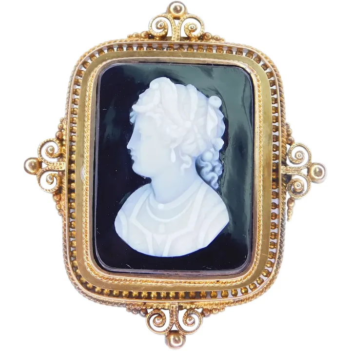 Victorian Hardstone Cameo Brooch / Pendant 14K Gold