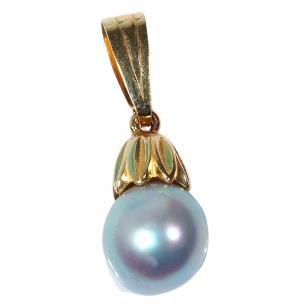 Pearl Pendant Front