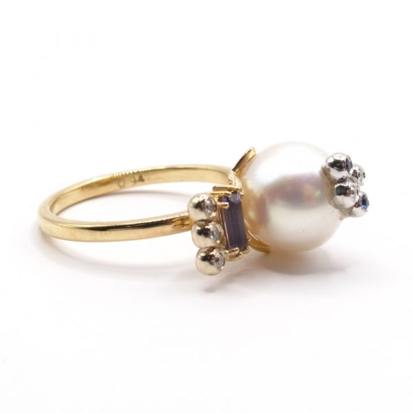 Katerina Marmagioli Small Anemone PEarl Ring Side