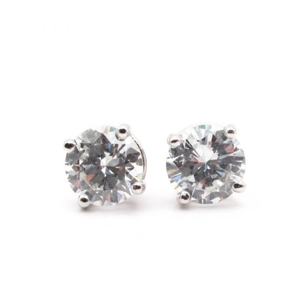 1 carat round diamond stud earrings colorless