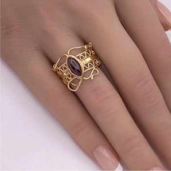 UNUSUAL Wide Filigree Ring 14K Gold and Garnet Cabochon hand comparison