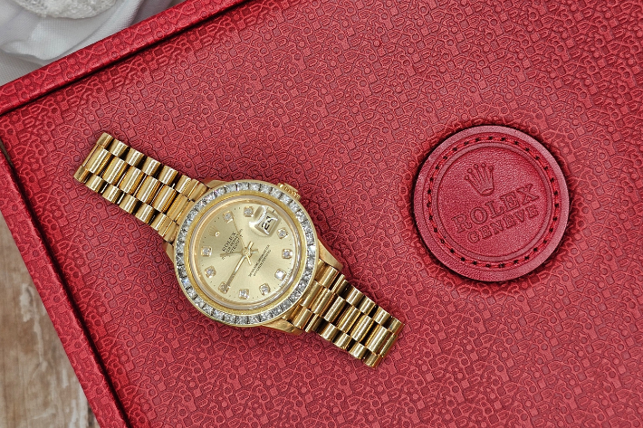 Pre-owed Rolex Watch in Gold in Tampa at Arnold Jewelers