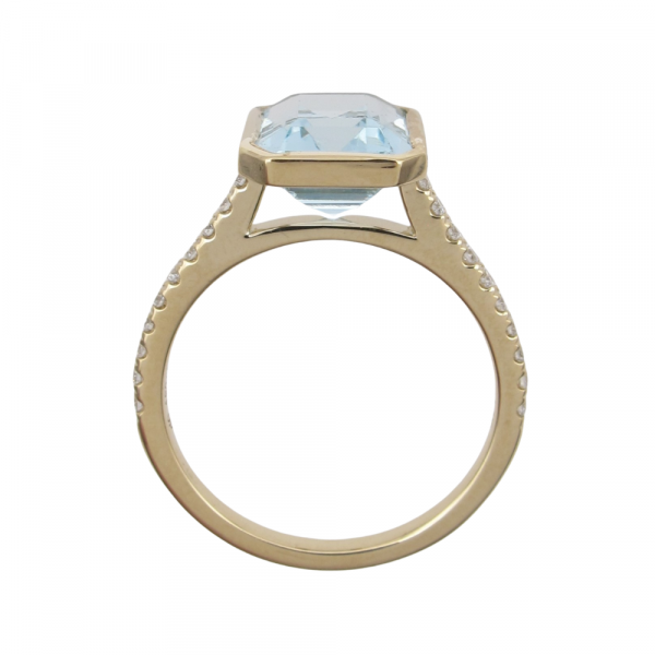 2.34ct Aquamarine & 0.183ctw Diamond Band Ring 14K top