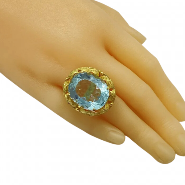 30.32ct Mid-Century Oval Aquamarine Statement Ring 18K Gold (1)